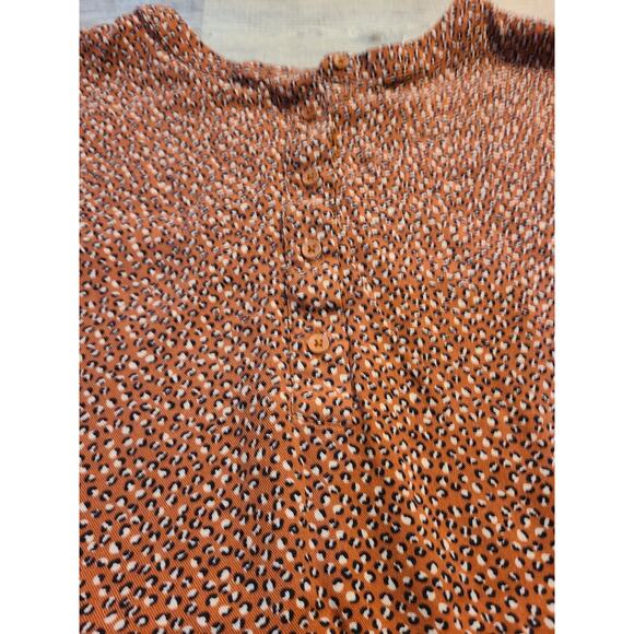 Amazon essentials xl women's leopard print blouse - Picture 2 of 9